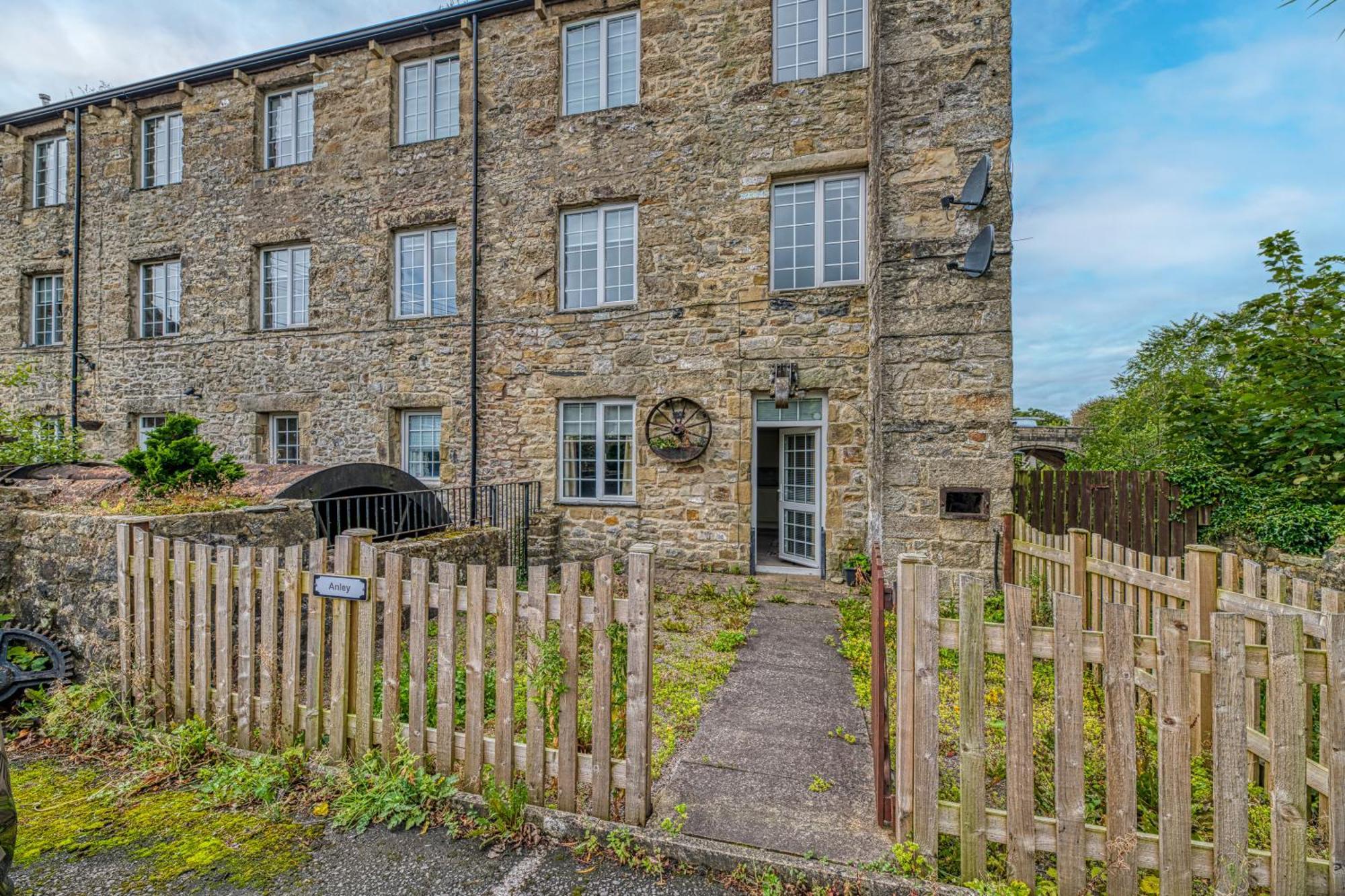 Bridge End Mill Apartments In Settle Exterior foto